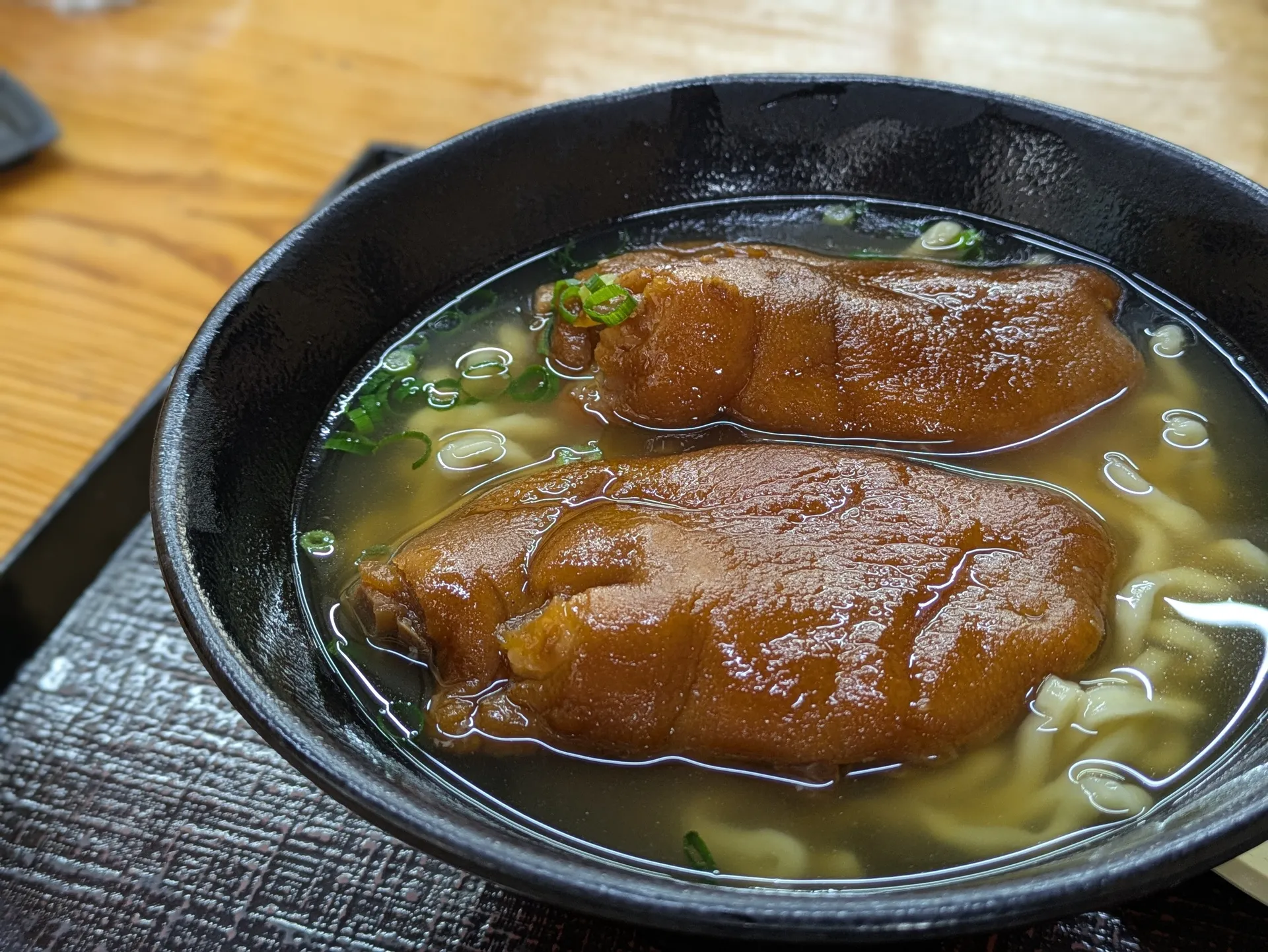 沖縄そば専門店 南部そばてびちそば2