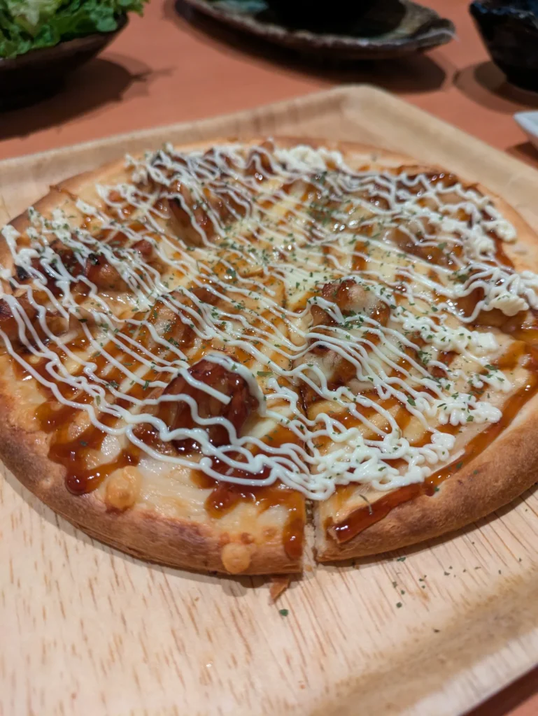 居酒屋 七段 奥武山店　てりたまピザ