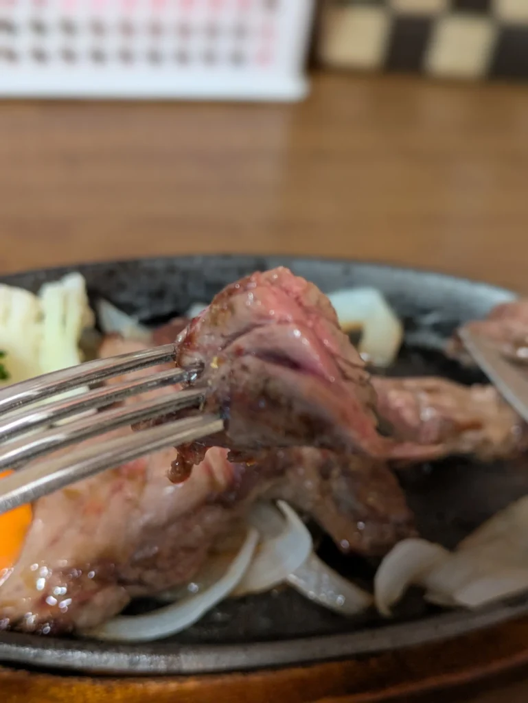 百爆ステーキ_ステーキ断面